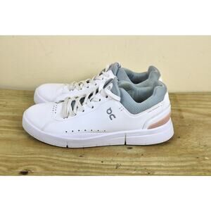 On The Roger Advantage Womens 9 White Gray Cloud Tec Sneakers